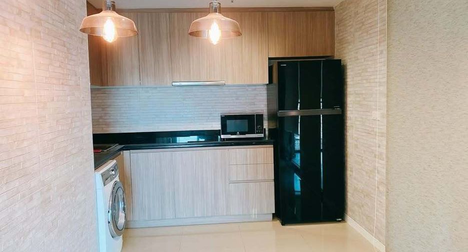 Wohnung zur Miete mit 2 Zimmer in Yan Nawa, Bangkok