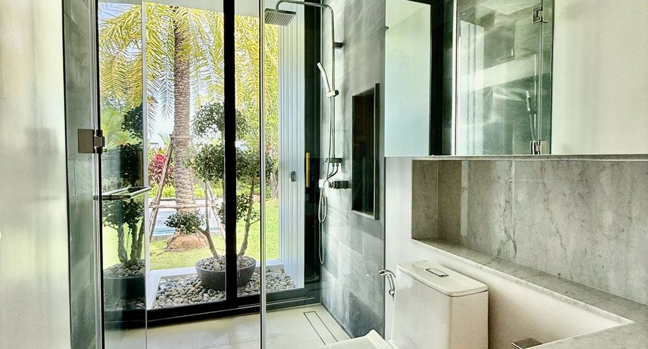 For sale and for rent 4 bedrooms villa in Thalang, Phuket
