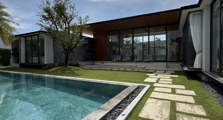 For sale and for rent 4 bedrooms villa in Thalang, Phuket