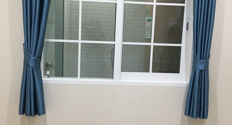 For sale 4 bedrooms townhouse in Mueang Samut Prakan, Samut Prakan