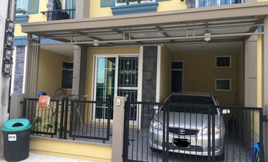 Продажа 4 спальни таунхаус в Mueang Samut Prakan, Самутпракан