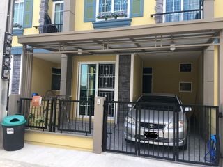 Reihenhaus zum Kauf mit 4 Zimmer in Mueang Samut Prakan, Samut Prakan