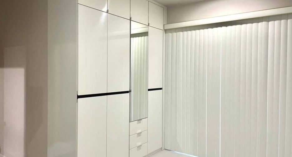 For rent 2 bedrooms condo in Khlong San, Bangkok