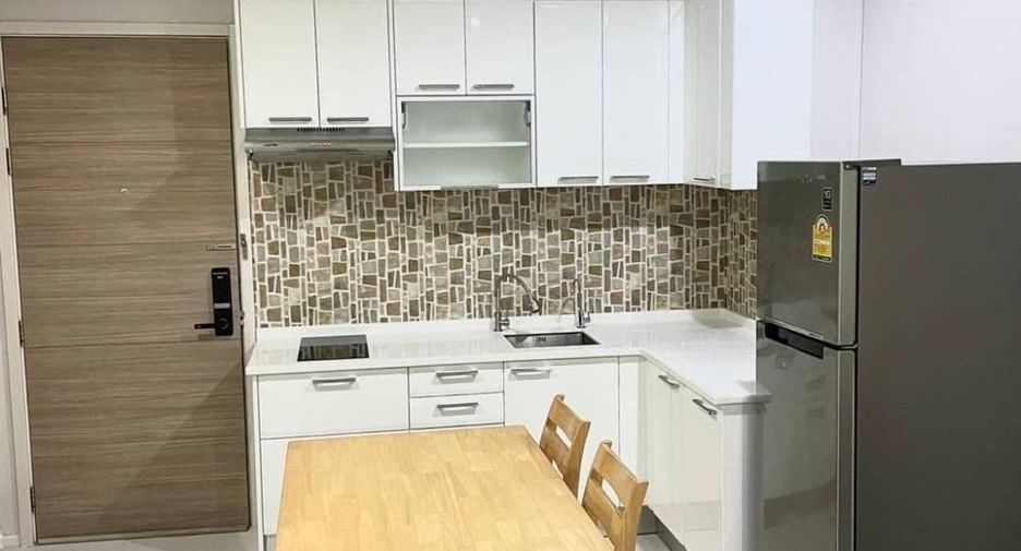For rent 2 bedrooms condo in Khlong San, Bangkok