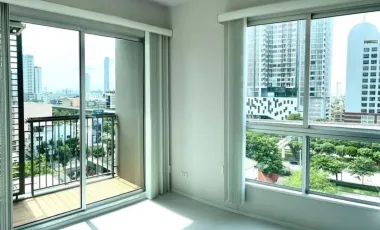 For rent 2 bedrooms condo in Khlong San, Bangkok