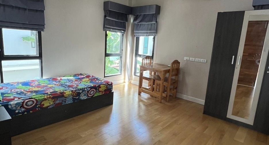 Haus zur Miete mit 7 Zimmer in Prawet, Bangkok