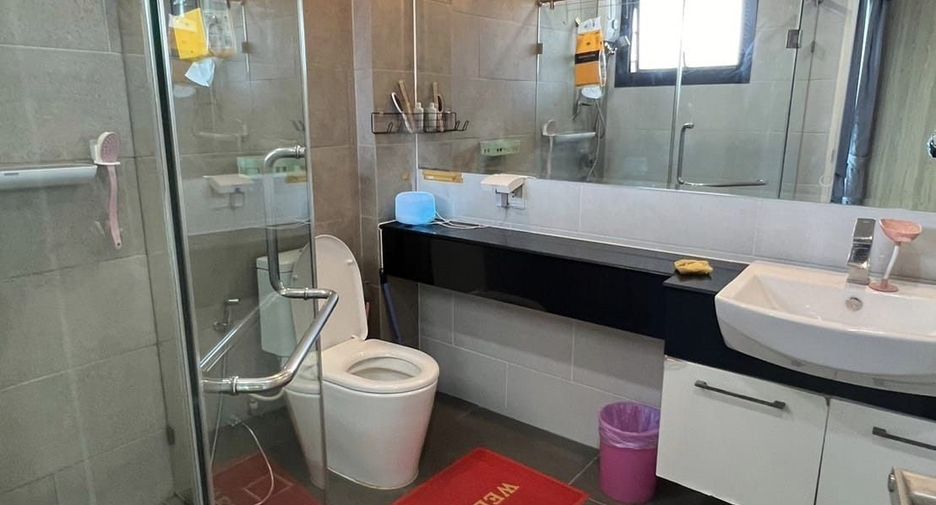 Haus zur Miete mit 7 Zimmer in Prawet, Bangkok