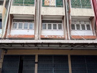 For sale 6 ベッドルーム townhouse in Khlong San, Bangkok