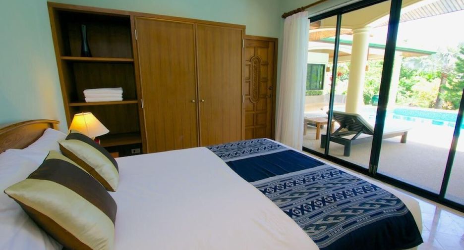 For sale 6 bedrooms villa in Mueang Phuket, Phuket