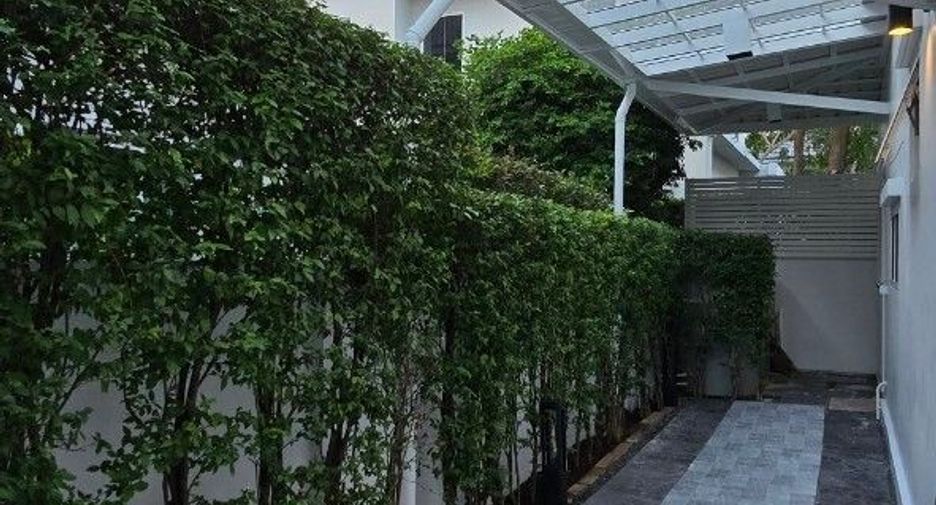For rent 4 bedrooms house in Bang Phli, Samut Prakan