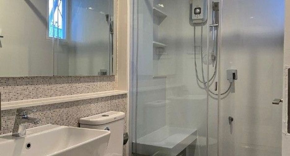 For rent 4 bedrooms house in Bang Phli, Samut Prakan