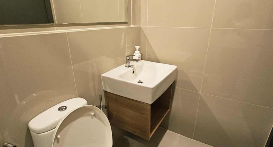 For rent 2 bedrooms condo in Bang Na, Bangkok