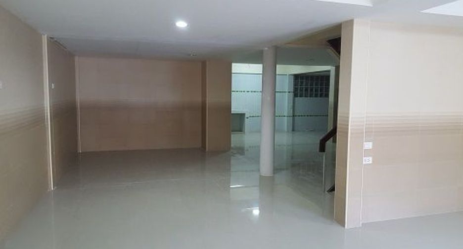 出租 3 卧室 独立屋 在 Chatuchak, 曼谷