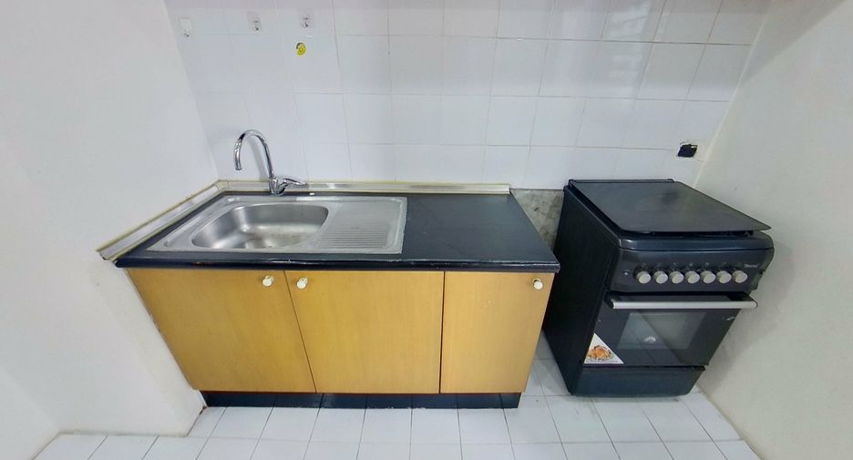 For sale 4 bedrooms condo in Watthana, Bangkok