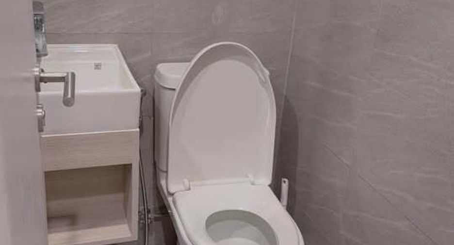 For rent studio condo in Khlong San, Bangkok