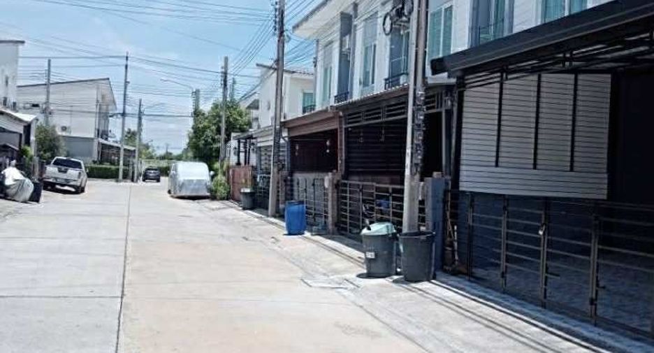 出售 3 卧室 联排别墅 在 Bang Sao Thong, Samut Prakan