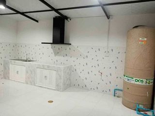 Casa adosada en venta de 3 habitaciones en Bang Sao Thong, Samut Prakan