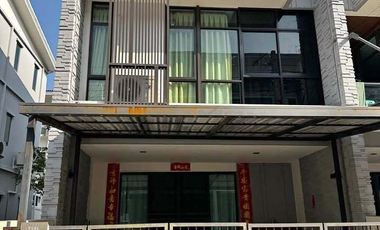 For rent 3 ベッドルーム townhouse in Bang Phli, Samut Prakan