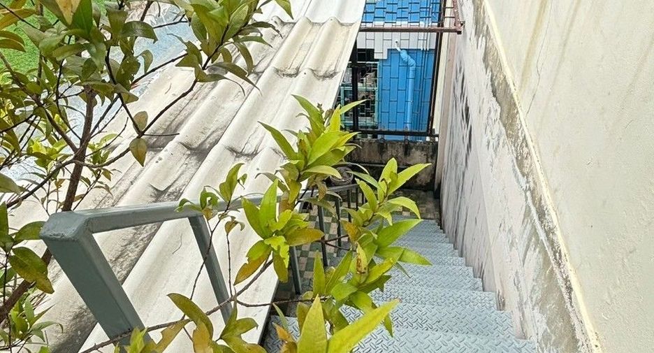 For sale 2 bedrooms retail Space in Phra Pradaeng, Samut Prakan