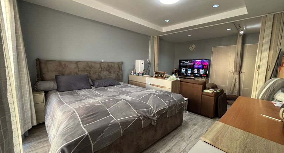 For sale 2 bedrooms retail Space in Phra Pradaeng, Samut Prakan