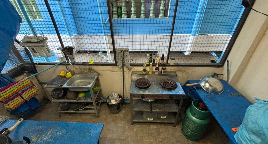 For sale 2 bedrooms retail Space in Phra Pradaeng, Samut Prakan