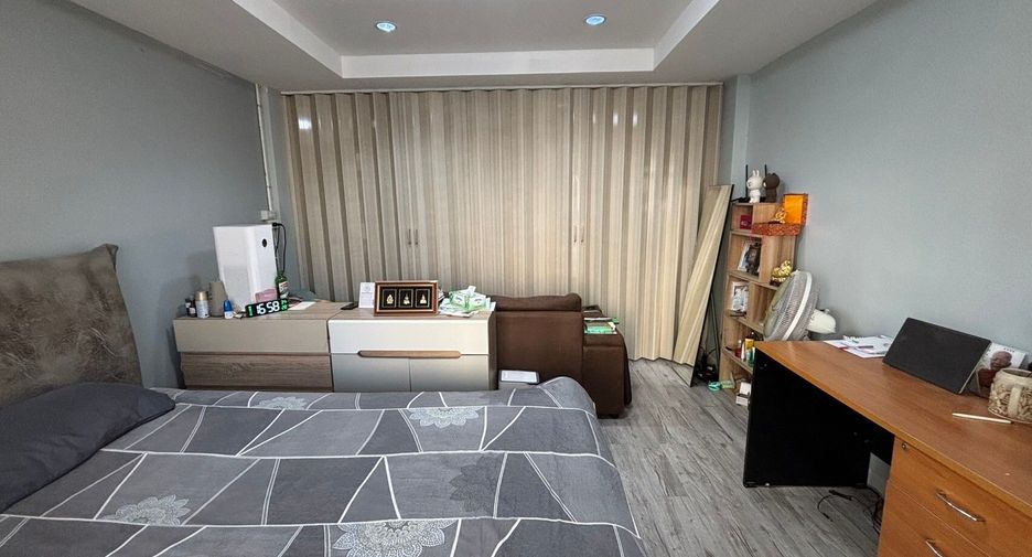 For sale 2 bedrooms retail Space in Phra Pradaeng, Samut Prakan