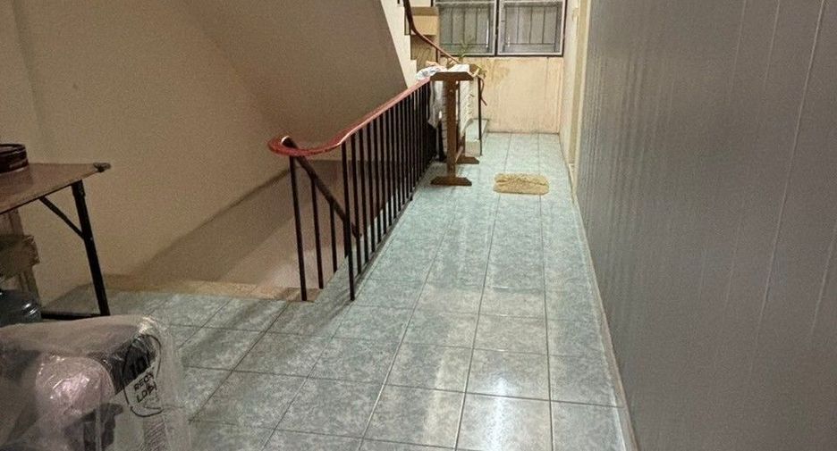 For sale 2 bedrooms retail Space in Phra Pradaeng, Samut Prakan