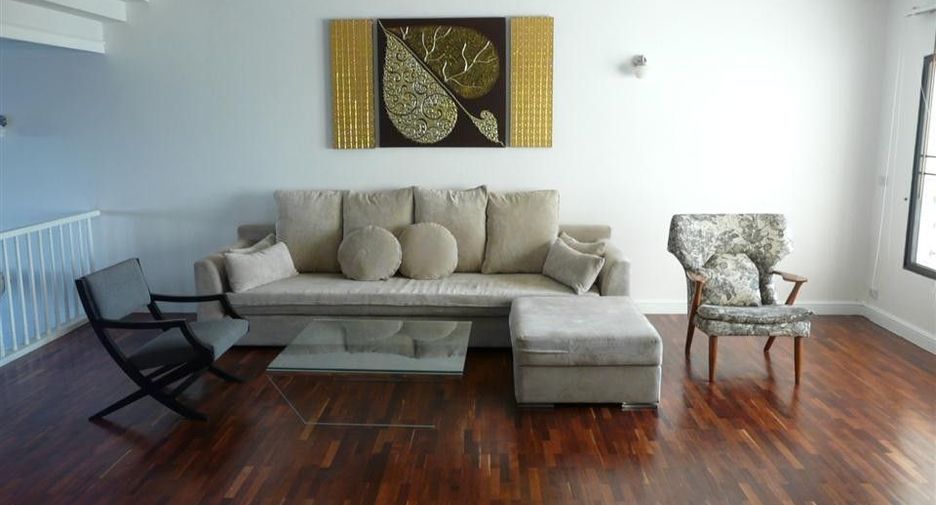 For rent 3 bedrooms condo in Sathon, Bangkok