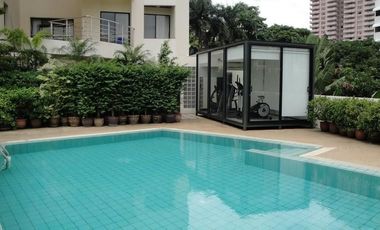For rent 3 bedrooms condo in Sathon, Bangkok