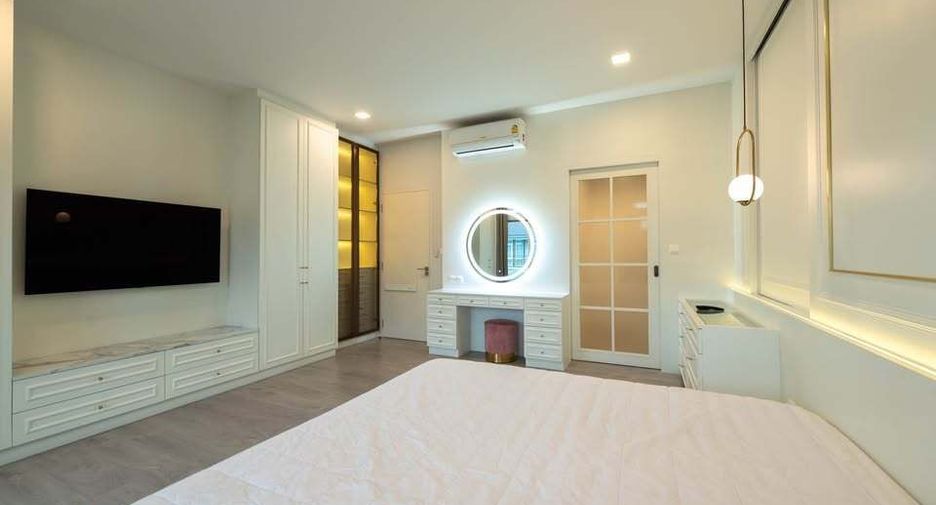 Casa en venta y en alquiler de 4 habitaciones en Prawet, Bangkok