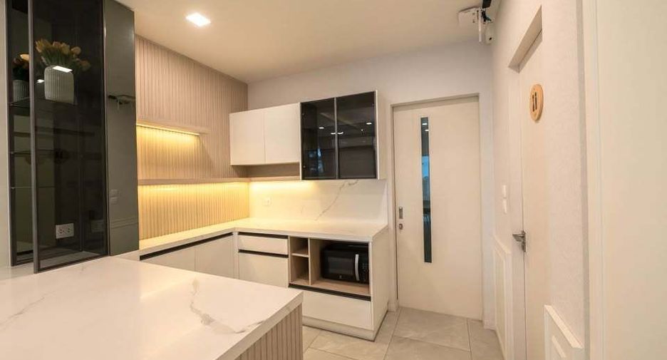 Casa en venta y en alquiler de 4 habitaciones en Prawet, Bangkok