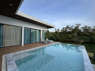 For rent 4 bedrooms villa in Mueang Phuket, Phuket