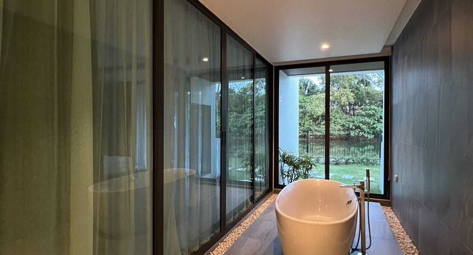 For rent 4 bedrooms villa in Mueang Phuket, Phuket