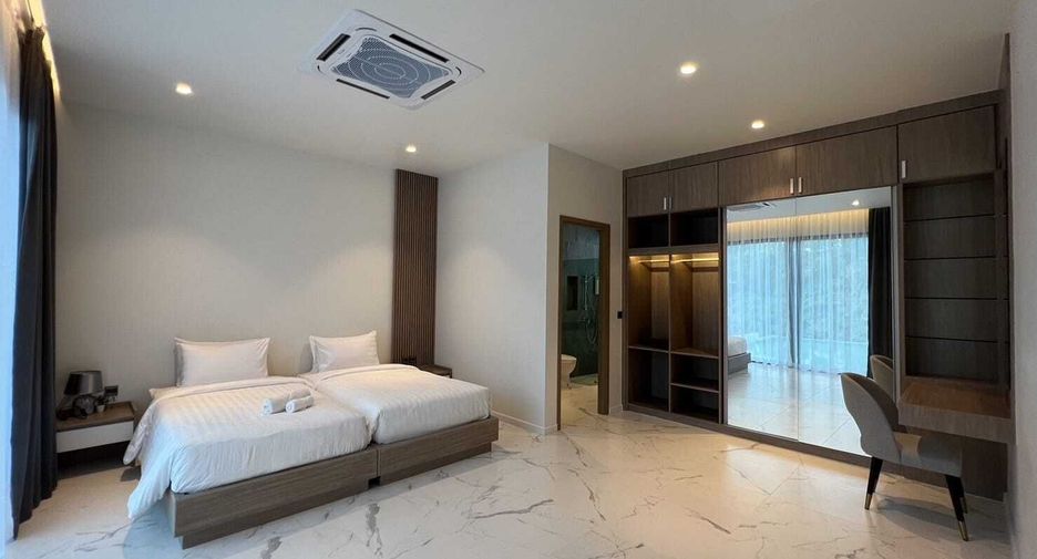 For rent 4 bedrooms villa in Mueang Phuket, Phuket