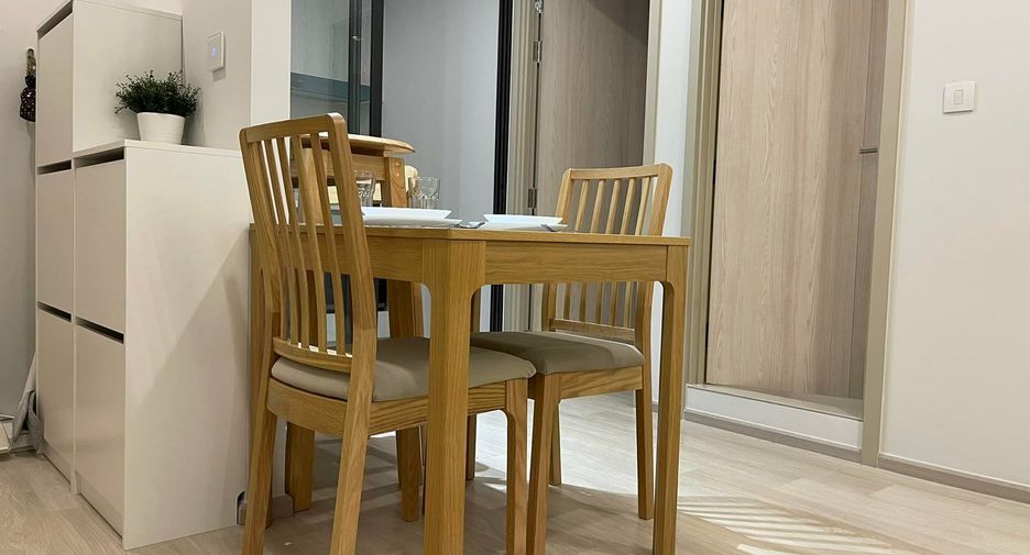 For rent 2 bedrooms condo in Pathum Wan, Bangkok