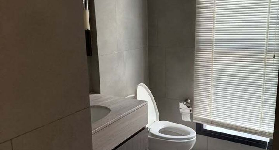 For rent 3 bedrooms condo in Sathon, Bangkok