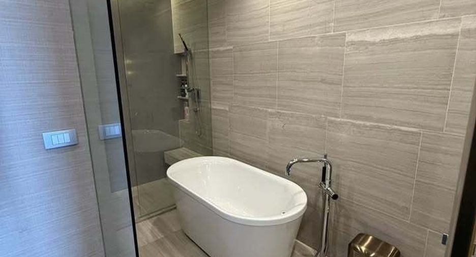For rent 3 bedrooms condo in Sathon, Bangkok