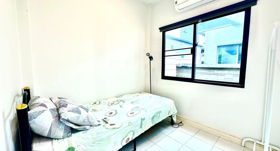 ให้เช่า 4 ห้องนอน บ้านเดี่ยว ใน บางกะปิ, กรุงเทพฯ