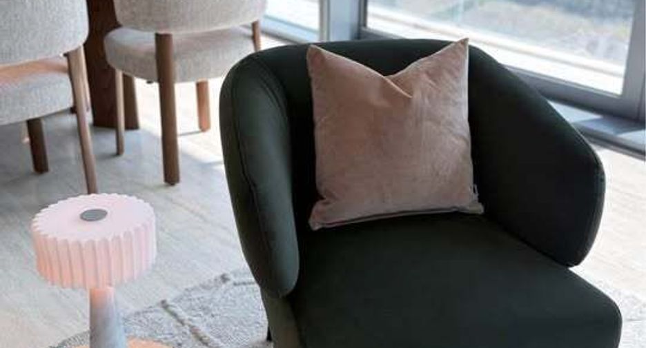 For rent 2 bedrooms condo in Pathum Wan, Bangkok