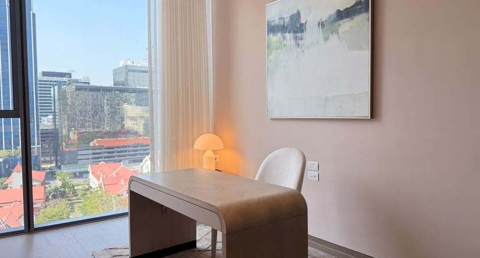 For rent 2 bedrooms condo in Pathum Wan, Bangkok