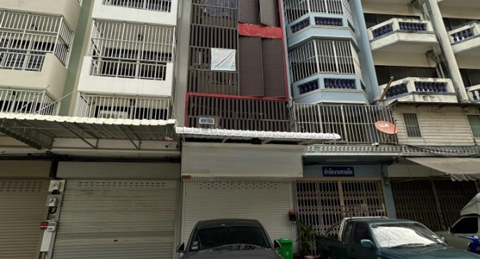 For rent retail Space in Khlong San, Bangkok