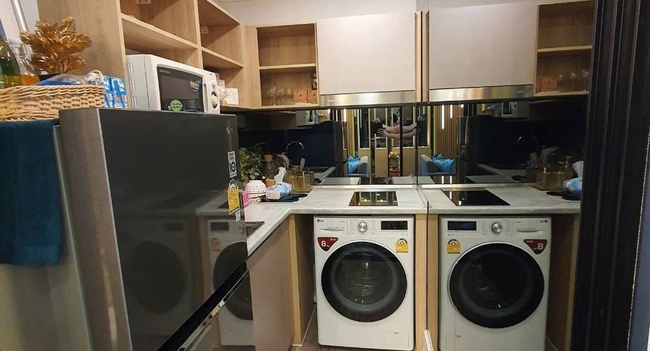 For rent 2 bedrooms condo in Wang Thonglang, Bangkok