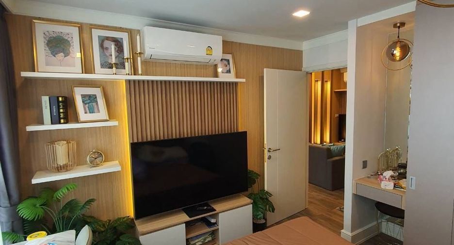 For rent 2 bedrooms condo in Wang Thonglang, Bangkok