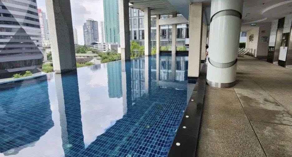 For rent 2 bedrooms condo in Ratchathewi, Bangkok