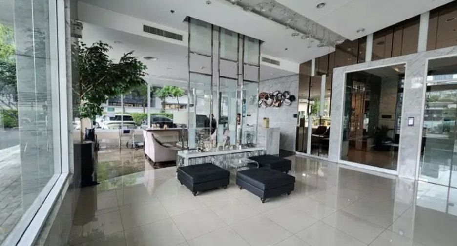 For rent 2 bedrooms condo in Ratchathewi, Bangkok