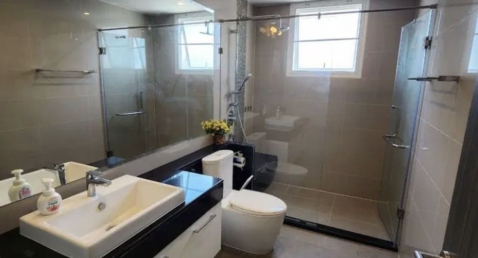 For rent 2 bedrooms condo in Ratchathewi, Bangkok