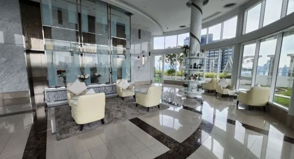 For rent 2 bedrooms condo in Ratchathewi, Bangkok