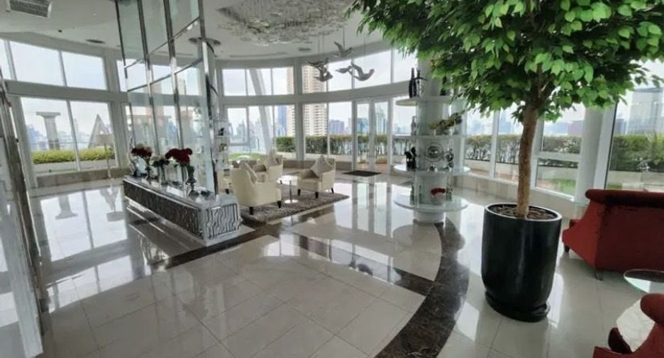 For rent 2 bedrooms condo in Ratchathewi, Bangkok