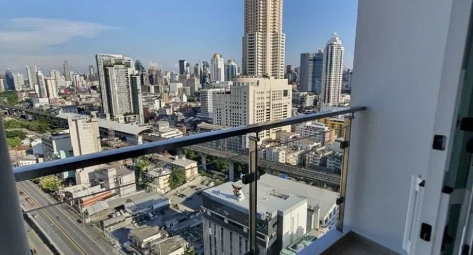 For rent 2 bedrooms condo in Ratchathewi, Bangkok