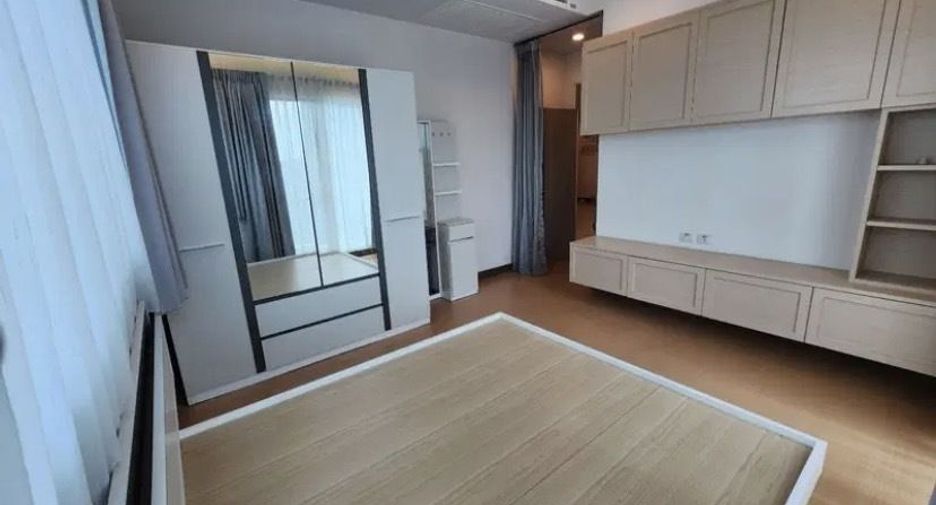 For rent 2 bedrooms condo in Ratchathewi, Bangkok